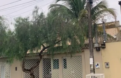 Casa de 4 quartos com área de lazer próxima à go-060 (saída para abadia)
