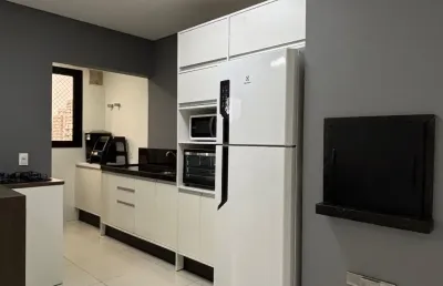 Apartamento com 3 quartos para alugar na Rua 910, 159, Centro, Balneário Camboriú