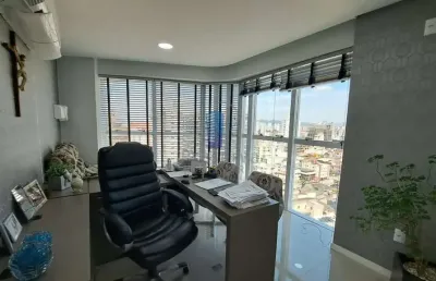 Sala  com 6 ambientes no centro em prédio comercial