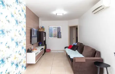 Um excelente apartamento à venda no coração de florianópolis. com uma localização privilegiada no centro, você estará próximo a tudo que precisa. este imóvel conta com 3 dormitórios, sendo uma suíte, 