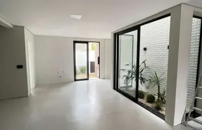 Sobrado geminado de alto padrão na planta com entrada parcelada!