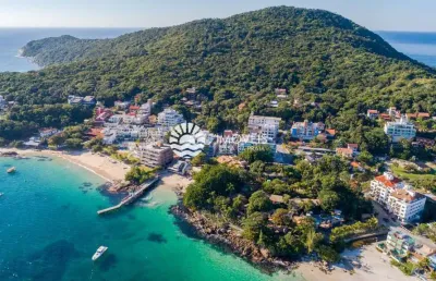Conforto e estilo: cobertura duplex a 30m da praia da lagoinha.