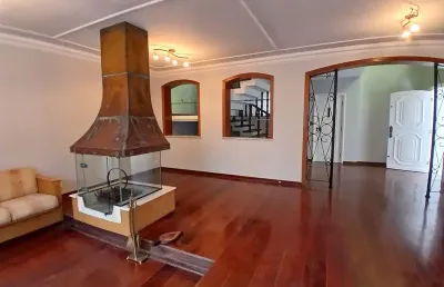 Casa alto padrão no jardim frança – 438m² | 5 vagas | 5 suítes | elevador