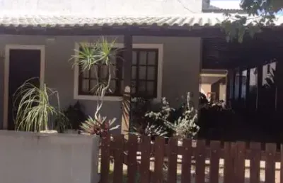 Casa em condomínio para locação em iguaba grande, centro, 5 dormitórios, 2 banheiros, 2 vagas