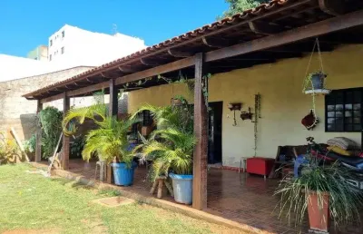Casa de condomínio para venda com 180 metros quadrados com 2 quartos