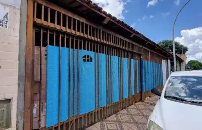 Casa com 3 quartos à venda na qi 8 conjunto f, 1, guará i, brasília, 200 m2 por r$ 630.000