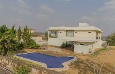 Imóvel para venda tem 1159 metros quadrados com 5 quartos