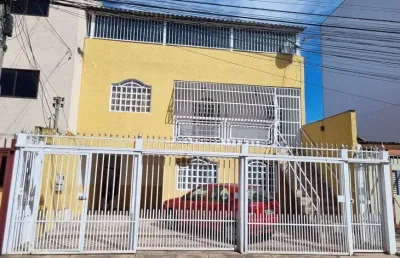 Oportunidade para investidor, vendo prédio dando 1% de renda.