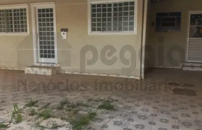 Casa à venda – oportunidade com duas residências no lote