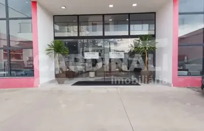Salão comercial para locação no bairro ponte preta, em campinas. com frente de 18,30 metros, 737 m² de terreno e 656 m² de construção.