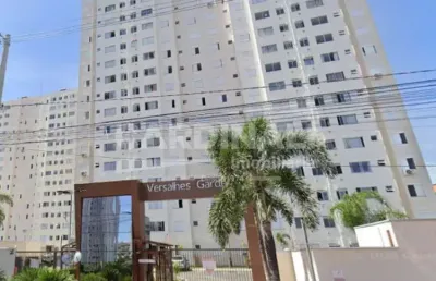 Apartamento com 2 dormitórios e planejados para locação no condomínio versalhes garden em campinas-sp.
