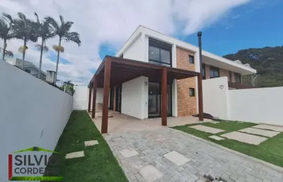 Casa com 3 quartos à venda na manoel pedro da silveira, 01, barra da lagoa, florianópolis por r$ 1.900.000