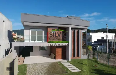 Casa à venda na avenida red park, 40, são joão do rio vermelho, florianópolis por r$ 1.390.000