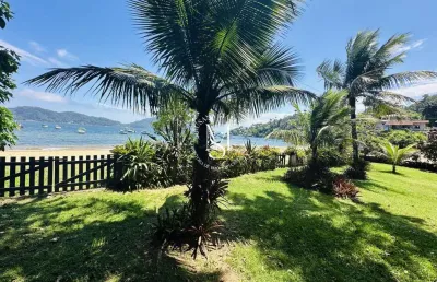 Terreno pé na areia com 27m de frente mar em angra – vila velha