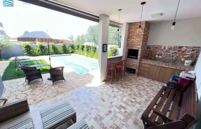 Bela casa de campo são 4 dormitórios sendo 1 suíte, piscina aquecida e uma excelente área gourmet com churrasqueira. aceita financiamento bancário
