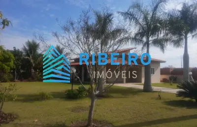 Casa de campo em condomínio com muita área verde porangaba