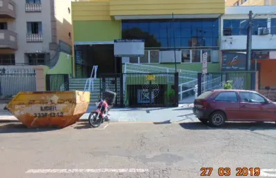 Ótima sala comercial - 2 andares - 6 salas - proxima do terminal de onibus
