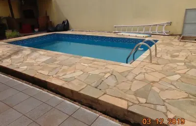 Casa com 4 quartos à venda na Rua João Ribeiro, Coliseu, Londrina