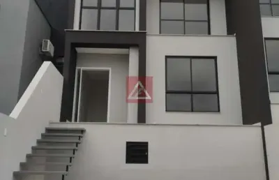 Casa de três quartos com 115m² em governador celso ramos