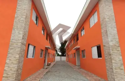 Villágio charmoso com 2 dormitórios – opções térrea com quintal pequeno!