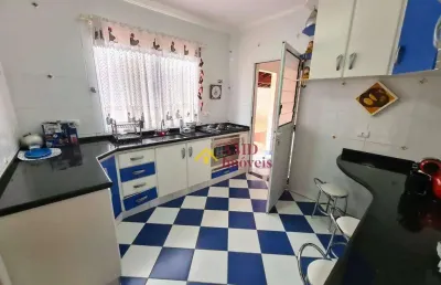 Linda casa em condomínio à venda, com piscina, espaço gourmet e um lindo jardim com árvore frutífera!!!!