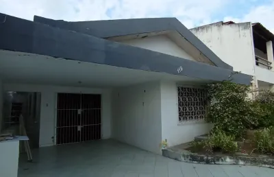 Casa comercial com 2 salas para alugar na Rua Venezuela, 119, Capuchinhos, Feira de Santana