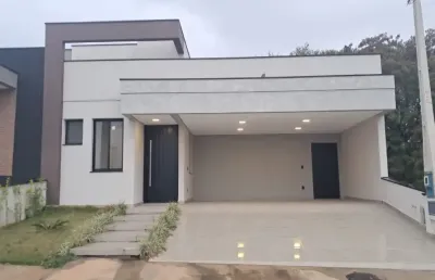 Lindissima casa em condominio com 3 dorm sendo 1 suite e 4 vagas de garagem