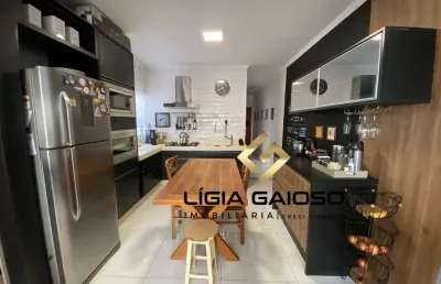 Descubra o conforto e aconchego dessa casa encantadora no por do sol!