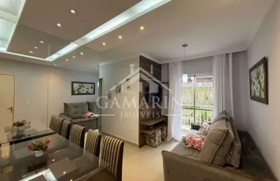 Apartamento de 55m², 2 dormitórios, porteira fechada, sacada, vaga de garagem.