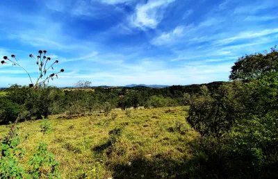 Terreno à venda – 6.742 m² (metade de área maior) – vista privilegiada!