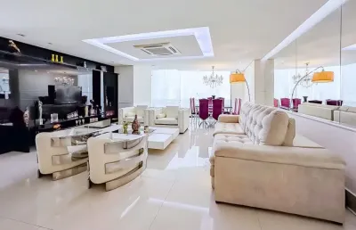 Cobertura cinematográfica e exclusiva no condomínio – porteira fechada, 4 suítes, piscina privativa, 5 vagas e vista panorâmica em santa teresinha
