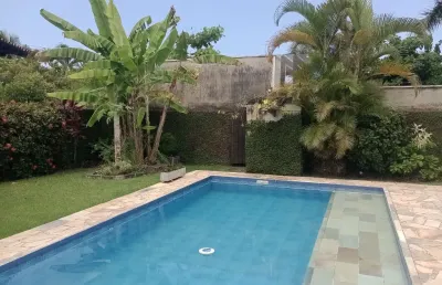 Frente ao mar sobradão 4 suites - 4 varandas - piscina grandona com cascata na propria casa