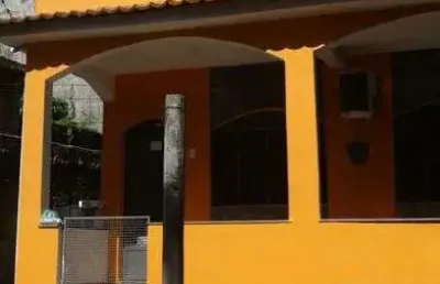 Vendo ou alugo casa de 2 quartos no centro de são gonçalo - rj