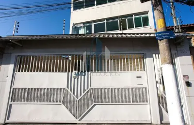 Casa com 3 quartos para alugar na Rua Imbocuí, Vila Moreira, São Paulo