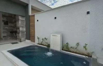 Casa térrea com 3 quartos sendo 1 suíte com piscina no setor jardim dos girassois