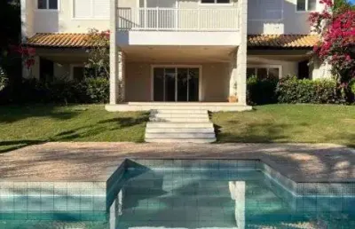 Casa á venda com 330 m2 no condomínio alta vista em senador canedo