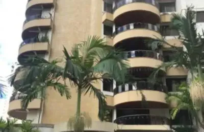 Apartamento de 4 quartos, sendo 2 suítes, a poucos metros do parque vaca brava, setor bueno