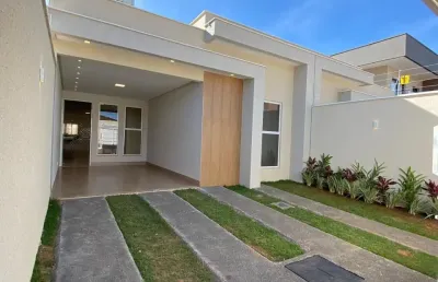 Casa térrea com piscina - 143m² com 3 quartos, sendo 2 suítes, no jardim atlântico