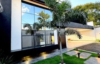 Casa de alto padrão com 262m², 4 suítes, piscina e área gourmet, ao lado do bosque parque das flores