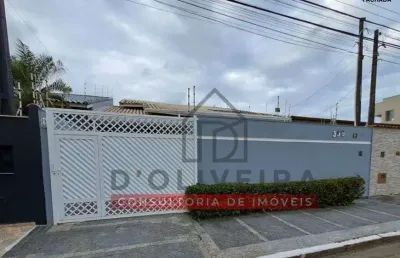 Casa térrea com piscina à venda no três marias - peruíbe - sp