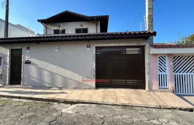 Sobrado a 800 metros da praia com 5 quartos no centro de peruíbe- peruíbe - sp