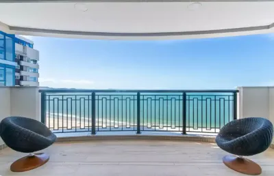 Apartamento frente mar decorado e equipado em balneário camboriú