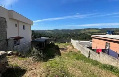 Casa à venda na Rua Amor Perfeito, Parque Aliança, São Roque
