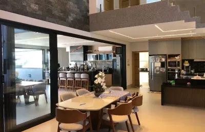 Sobrado com 4 suites e piscina em condomínio de indaiatuba