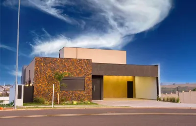 Casa moderna de alto padrão com 3 suítes + escritório reversivel