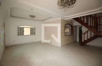 Casa / sobrado em condomínio para aluguel - taquara, 5 quartos,  240 m² - rio de janeiro