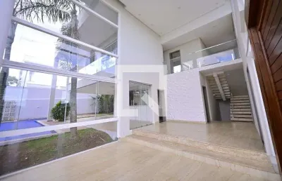 Casa / sobrado em condomínio para aluguel - alphaville araguaia, 3 quartos,  615 m² - goiânia