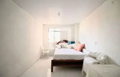 Kitnet / stúdio para alugar na rua jaime guimarães, barbalho, salvador por r$ 595