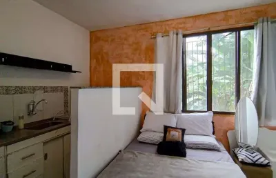 Kitnet / stúdio para aluguel - curicica, 1 quarto,  24 m² - rio de janeiro