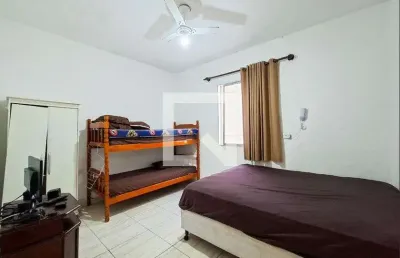 Kitnet / stúdio para alugar na rua itararé, guilhermina, praia grande por r$ 1.190
